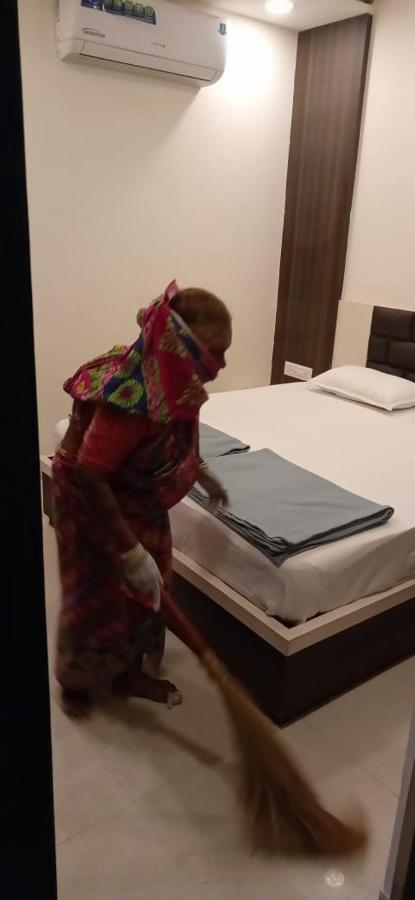 Super Hotel O Shri Shiva Palace Rāipur Εξωτερικό φωτογραφία