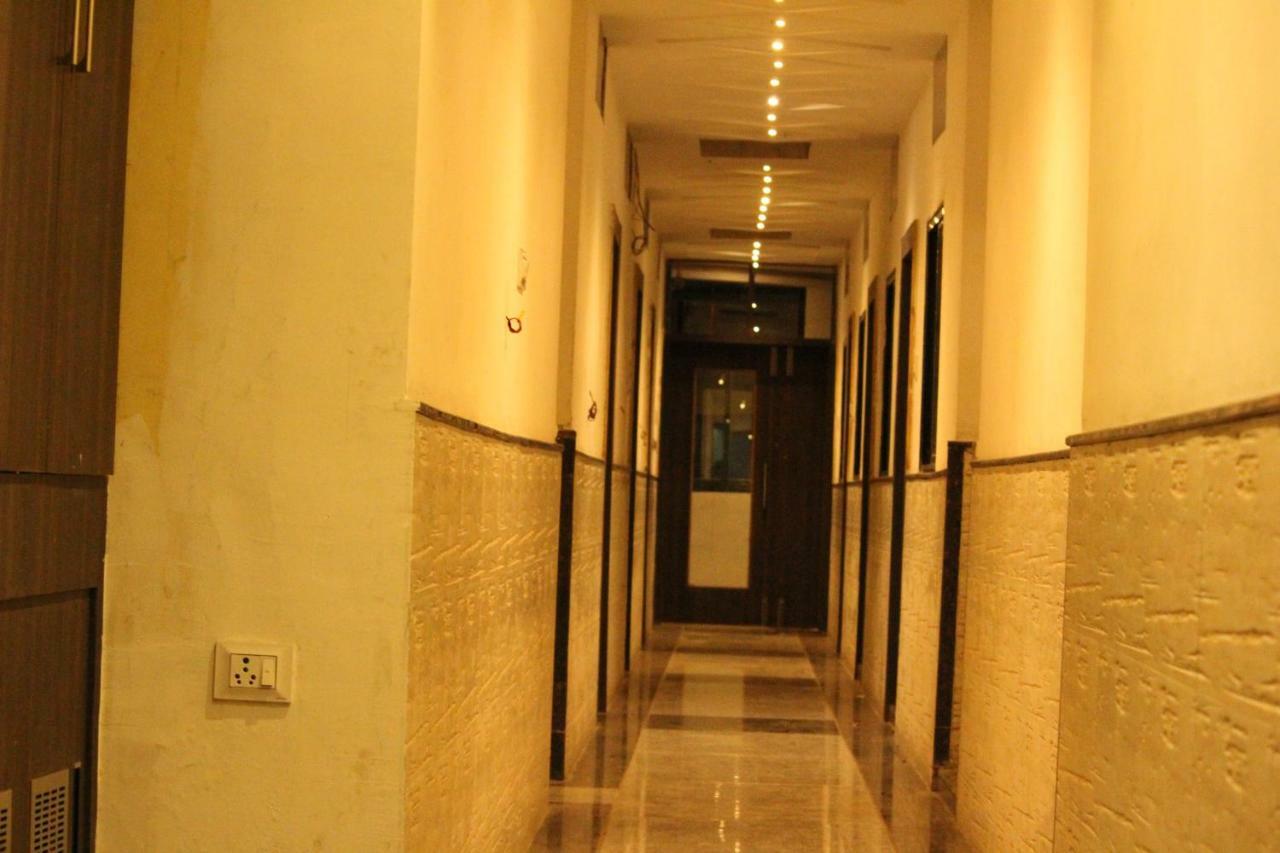 Super Hotel O Shri Shiva Palace Rāipur Εξωτερικό φωτογραφία