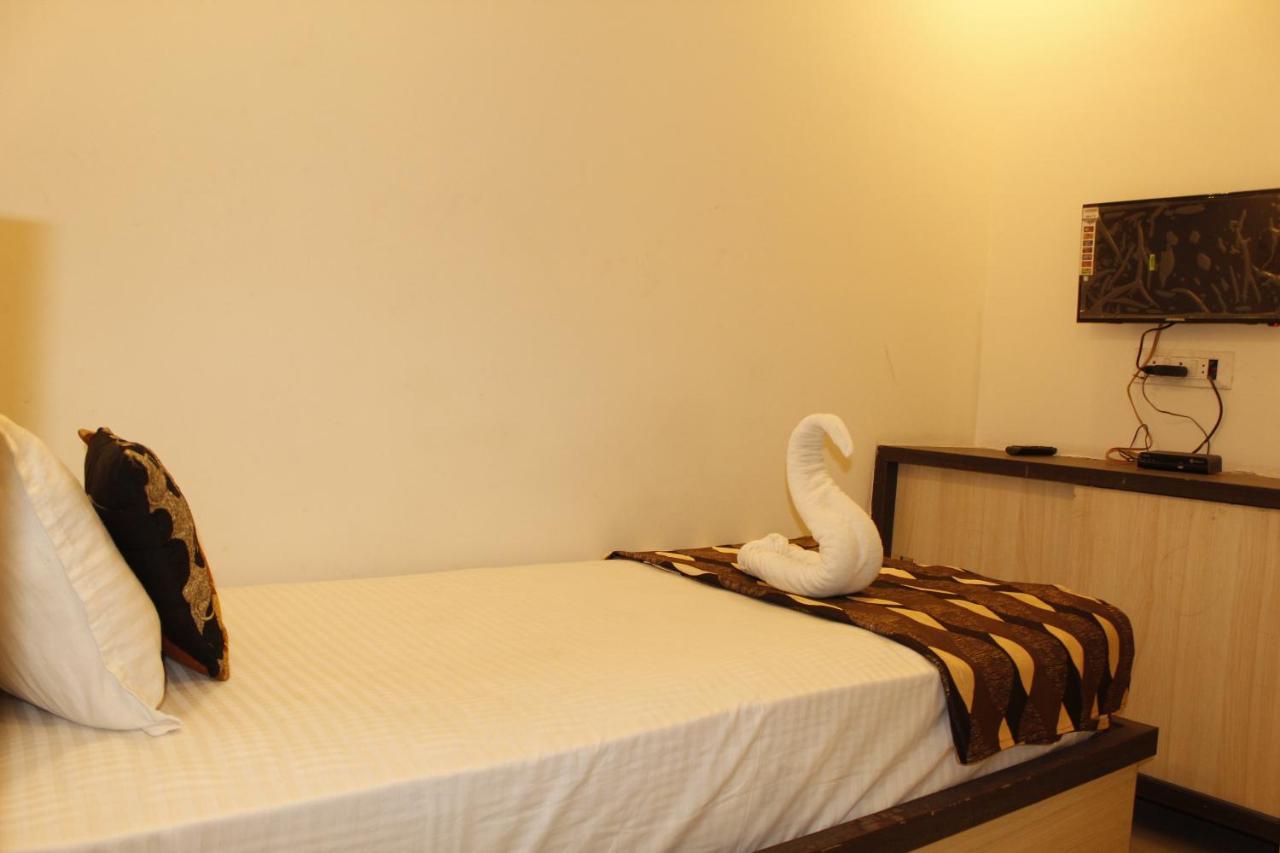 Super Hotel O Shri Shiva Palace Rāipur Εξωτερικό φωτογραφία
